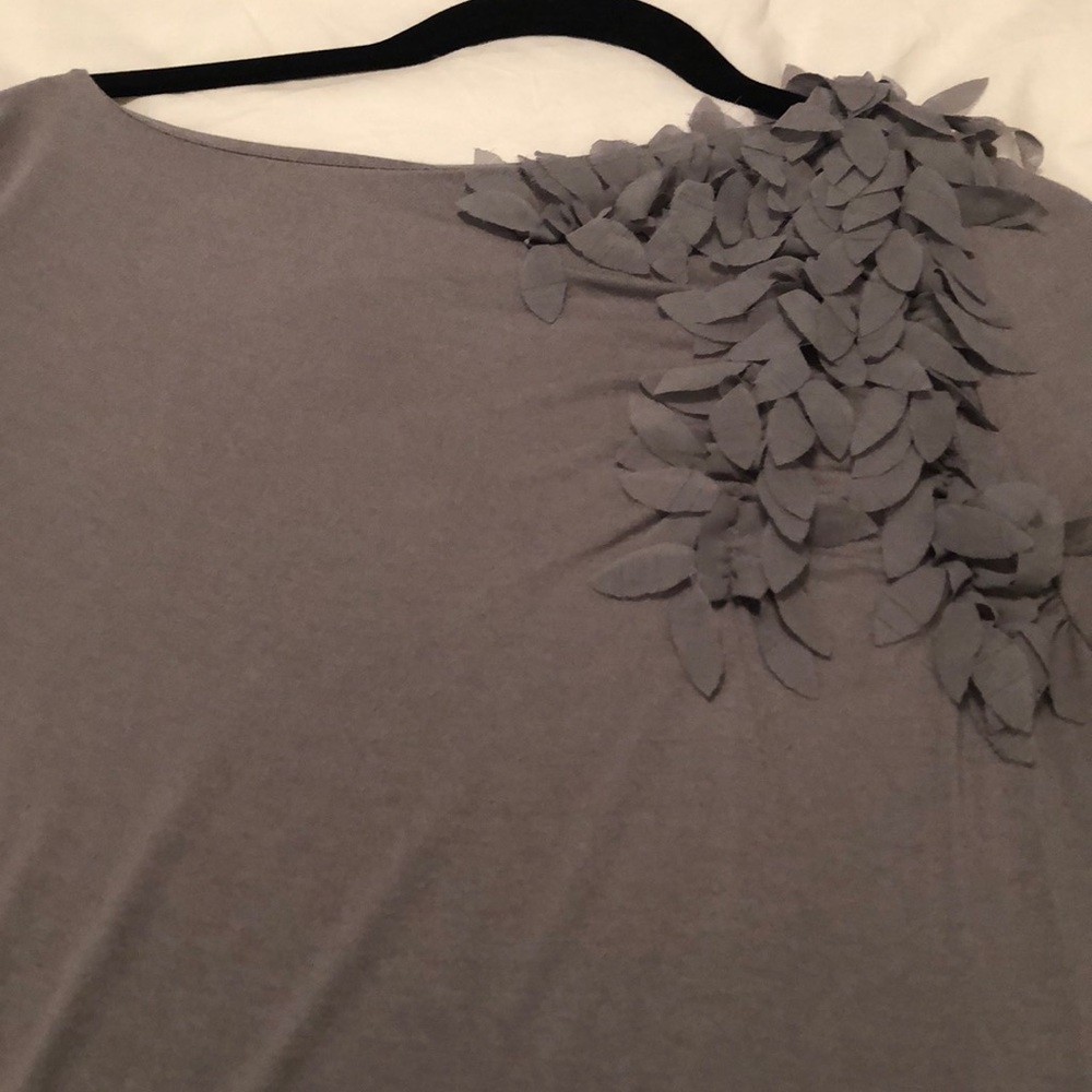 Anne Klein gray cotton shirt with ruffle shoulder